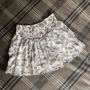 Tiered Express skirt size XL